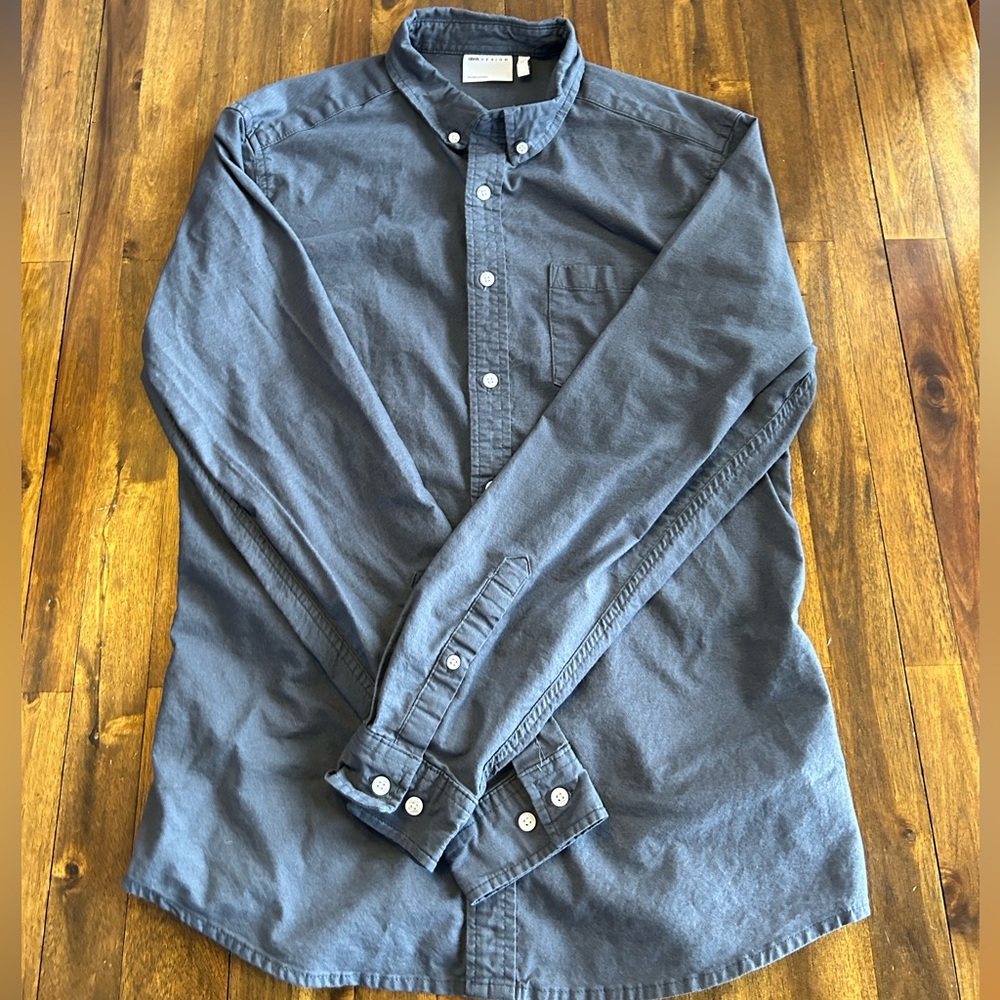 Men’s ASOS oxford shirt in blue. Size L. Slim fit.